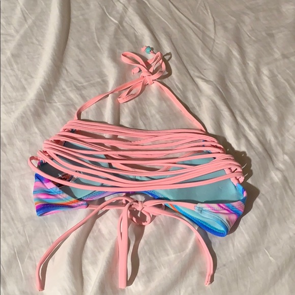 Bikini - Picture 2 of 2